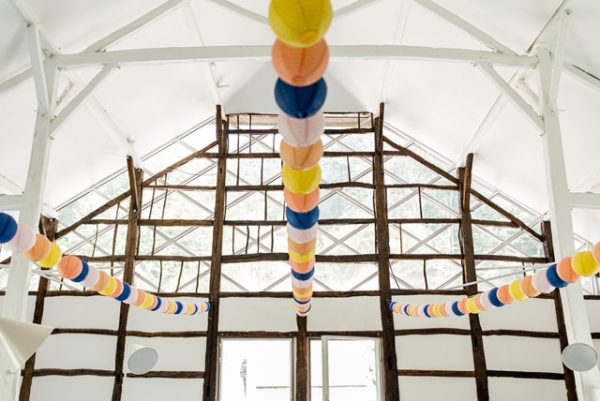 Lampionnen in feestzaal